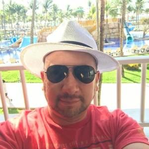 Meet your Posher, Alexis